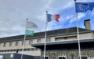 Tout l’Ensemble Scolaire Charles de Foucauld est fier de voir flotter le drapeau de notre label « Programme Éco-École », obtenu l’an dernier.