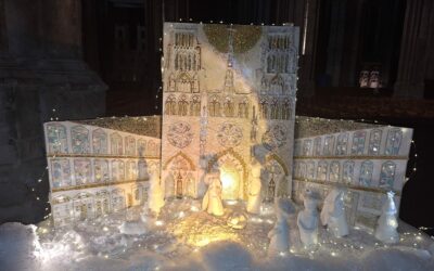 L’option art expose sa crèche à la Cathédrale pour le concours Top crèche 2025.